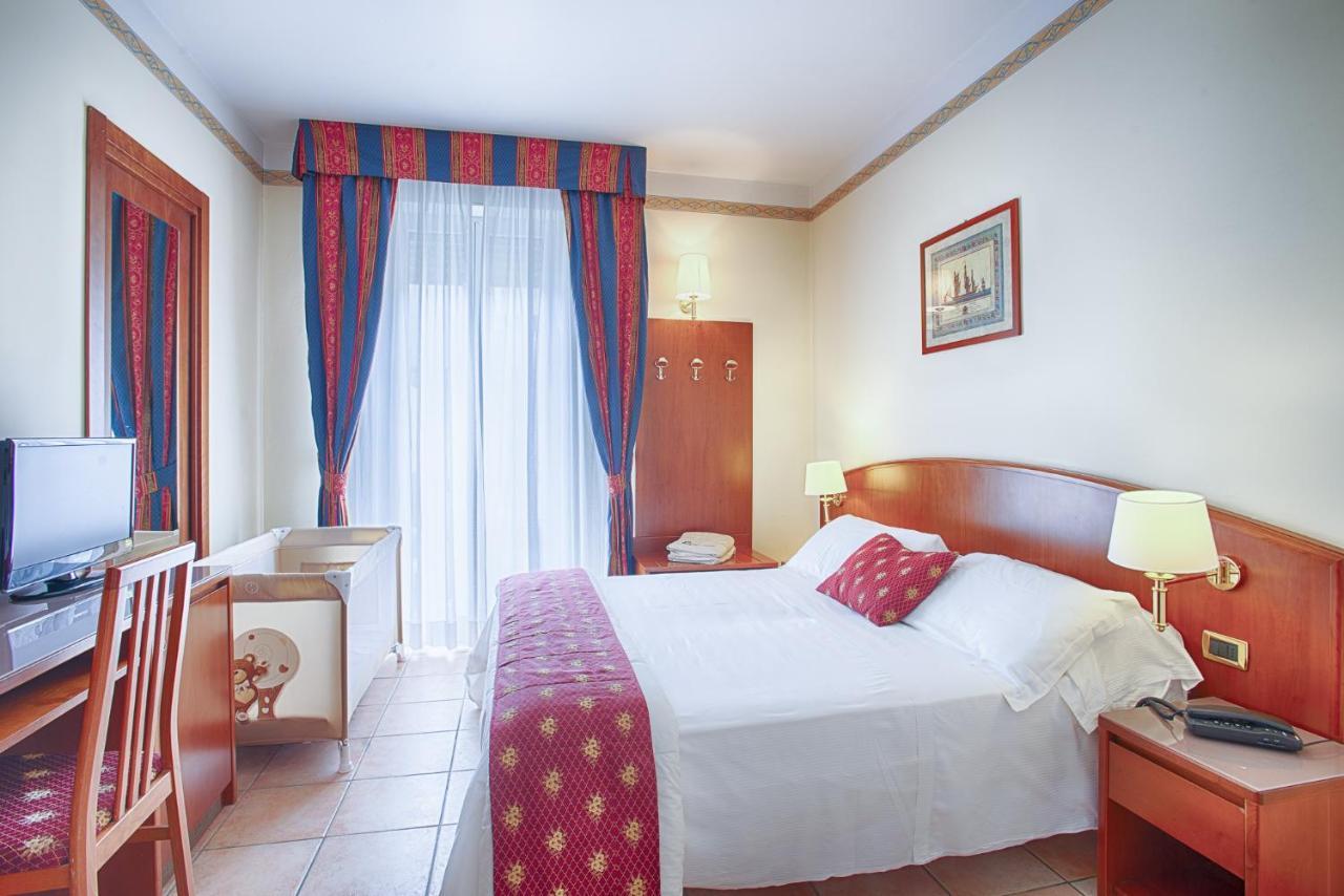 Hotel Agostini Bellaria – Igea Marina Kültér fotó