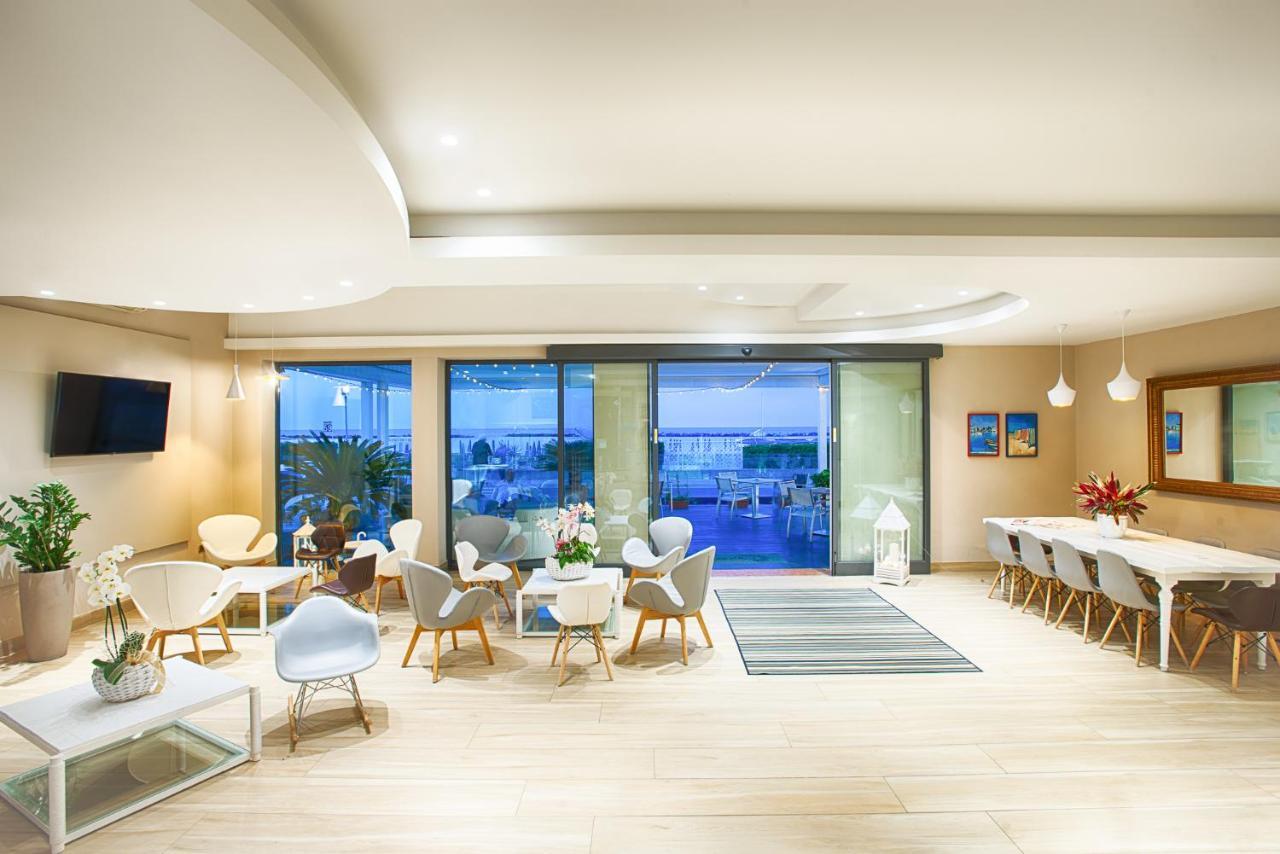 Hotel Agostini Bellaria – Igea Marina Kültér fotó